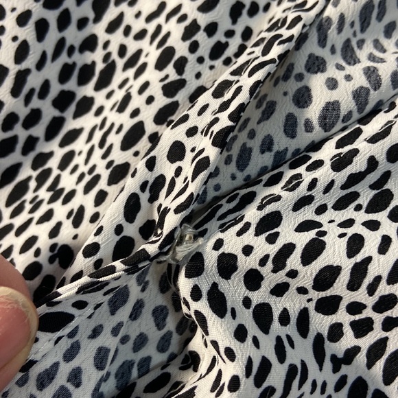 Umgee black and white romper size large - Picture 5 of 8